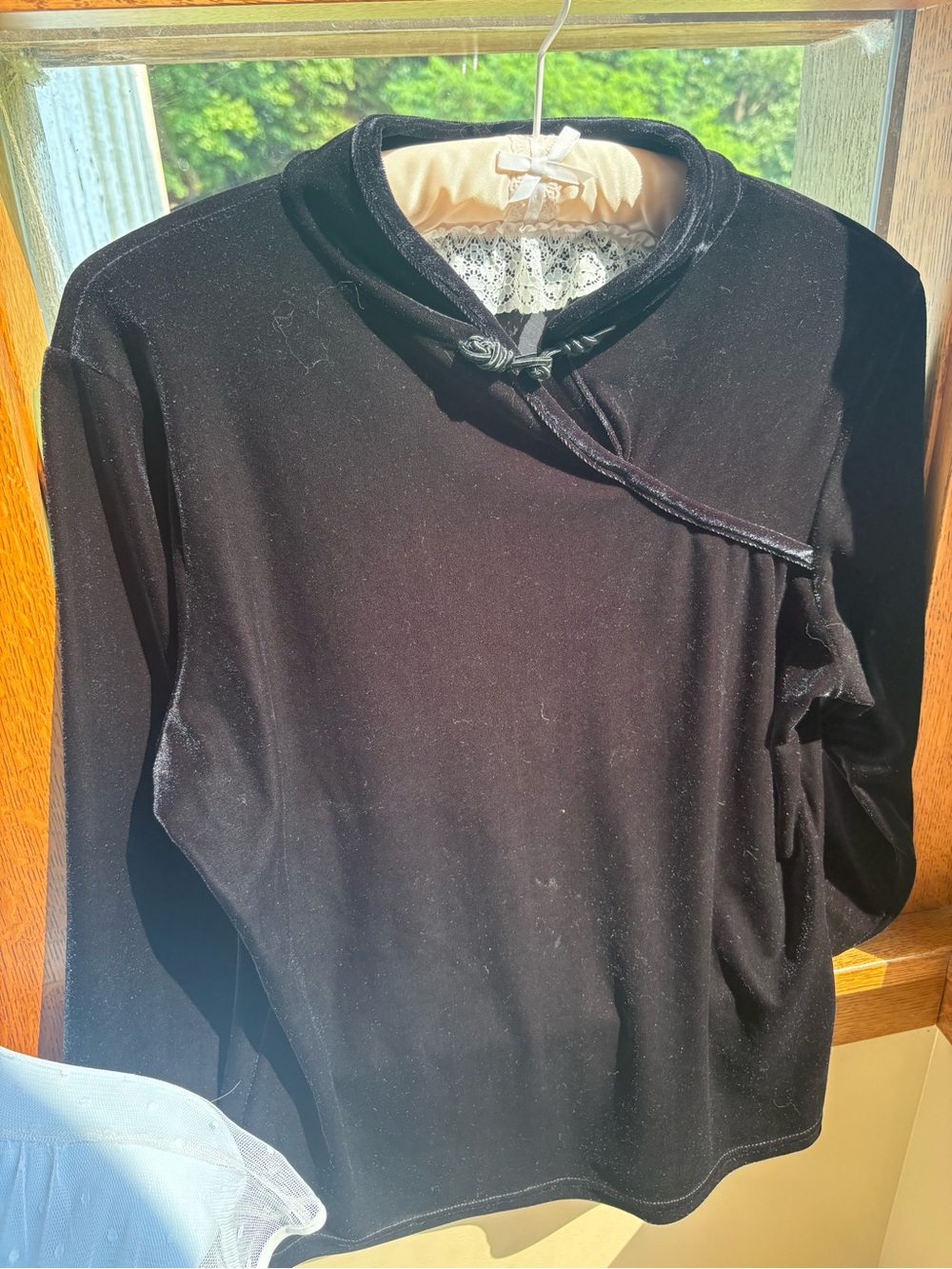 Linda Leal- Black Velvet Long Sleeve Top Asian Knot Detain Asymmetrical Line SM